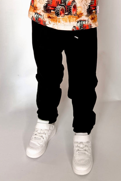 Reliable black trousers